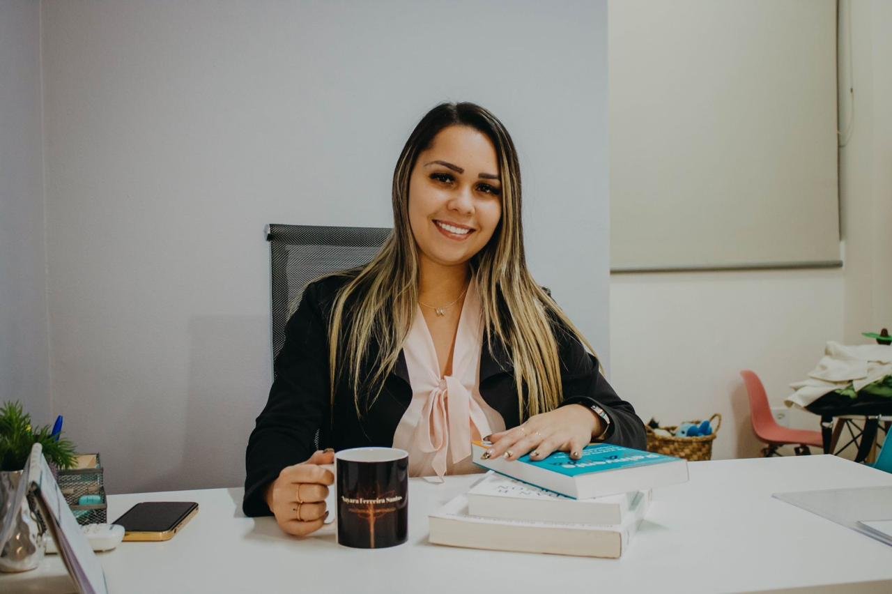 Nayara Ferreira Santos em seu consultório